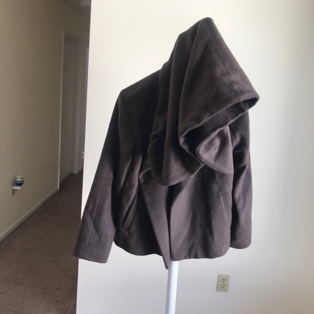Coat - Picture 2 of 8